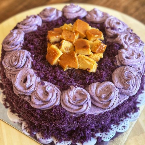 Ubeflan round cake